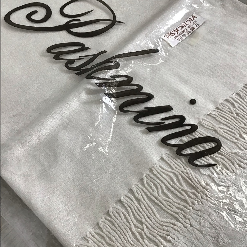 PASHMINA, “OFF WHITE” - Women’s Large Scarf Shawl Wrap - Brand New